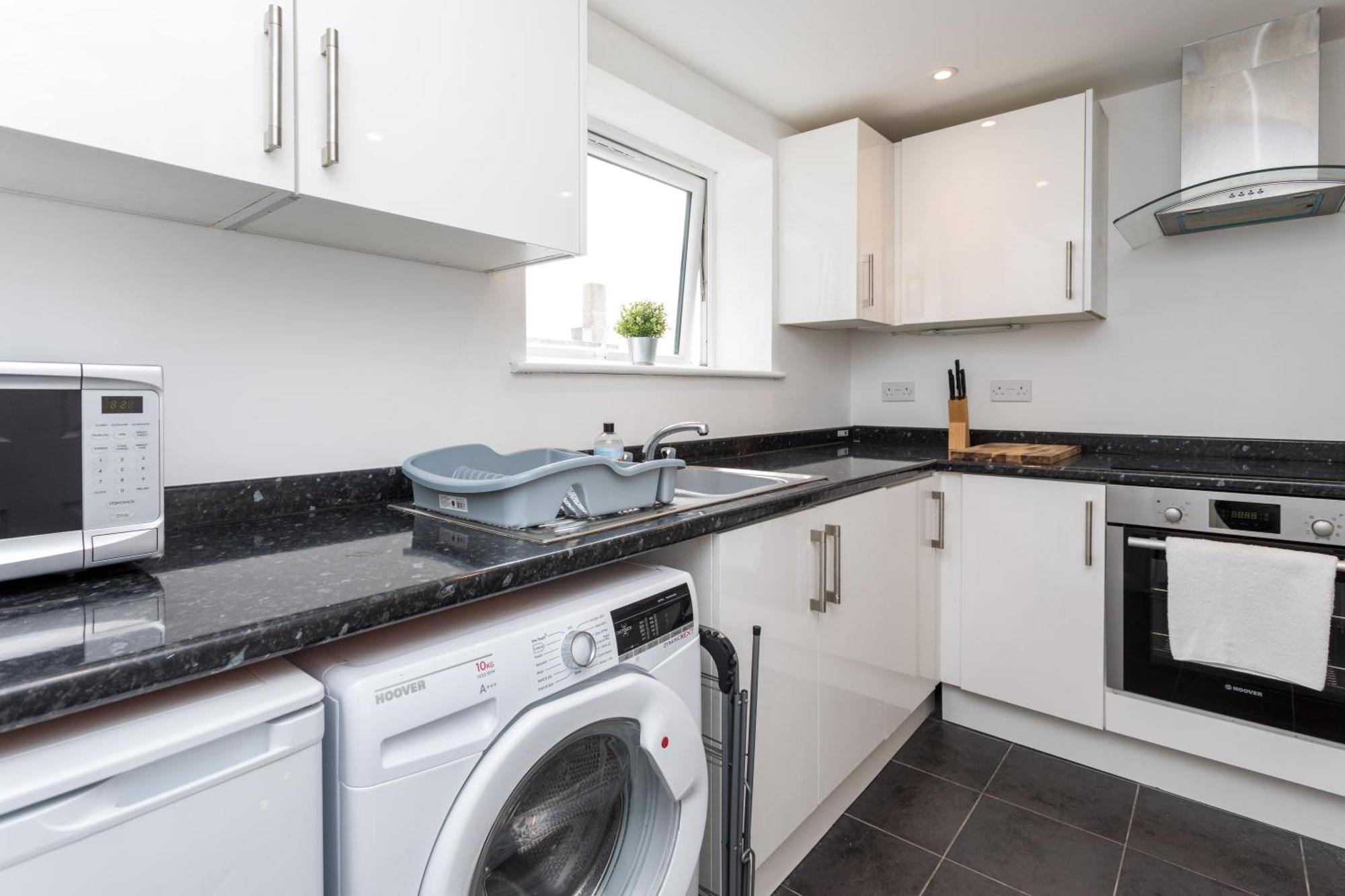 Flat 7- Spacious Studio Flat In The Heart Of Crawley Exterior photo